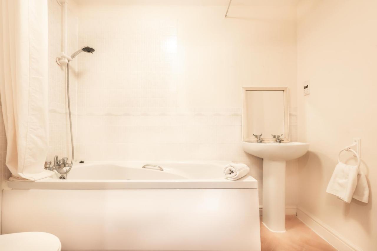 Best Price! 2 Bed City Centre - 4 Single Beds Or 2 Super King, Smart Tvs, Sofa Bed & Free Secure Parking Southampton Exteriör bild