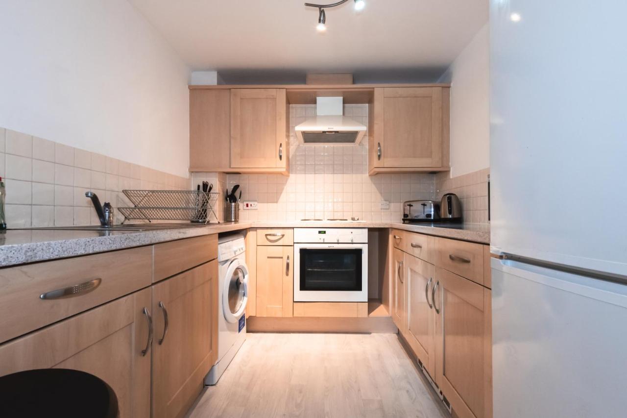 Best Price! 2 Bed City Centre - 4 Single Beds Or 2 Super King, Smart Tvs, Sofa Bed & Free Secure Parking Southampton Exteriör bild